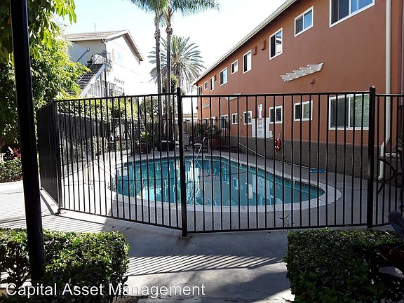 3rd image of 4323 Mission Bay Dr APT W