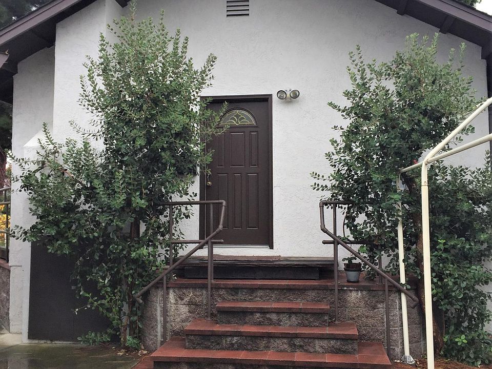 3223 Briggs Court, In-law unit on side of main house