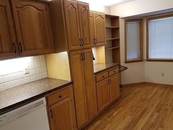 5th image of 62 Midlake Cir