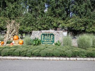 86 Kent Dr #C0175-175, Roseland, NJ 07068