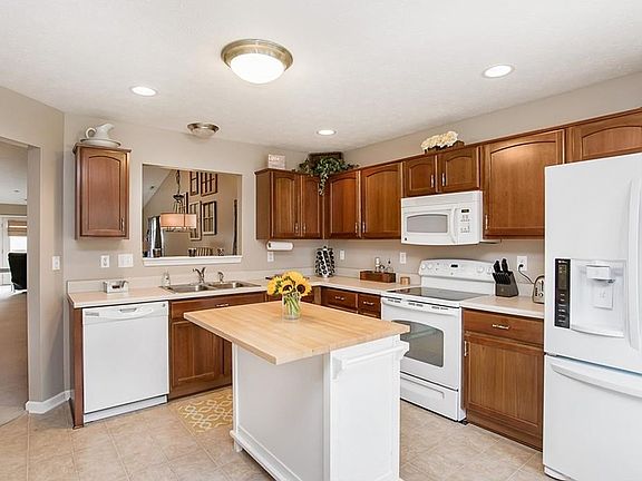 5th image of 15506 Blair Ln