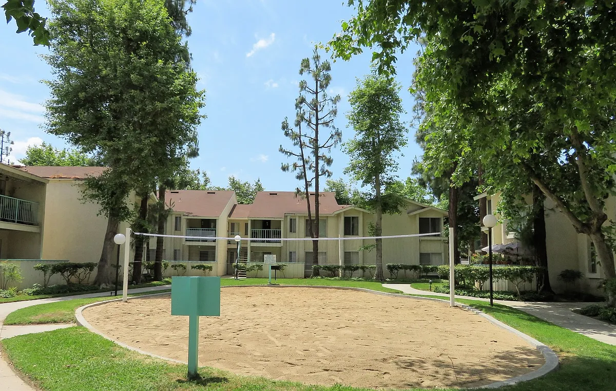 Building Photo - Jasmine Villas