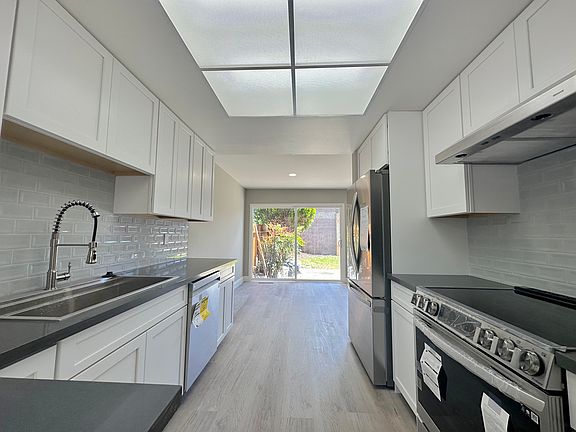 5th image of 618 Vasona Ave