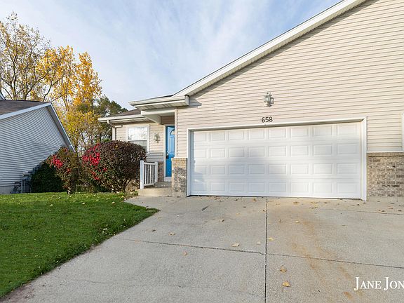 3rd image of 658 Wilshire Ct