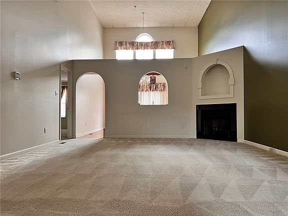 4th image of 1108 Arrowhead Dr