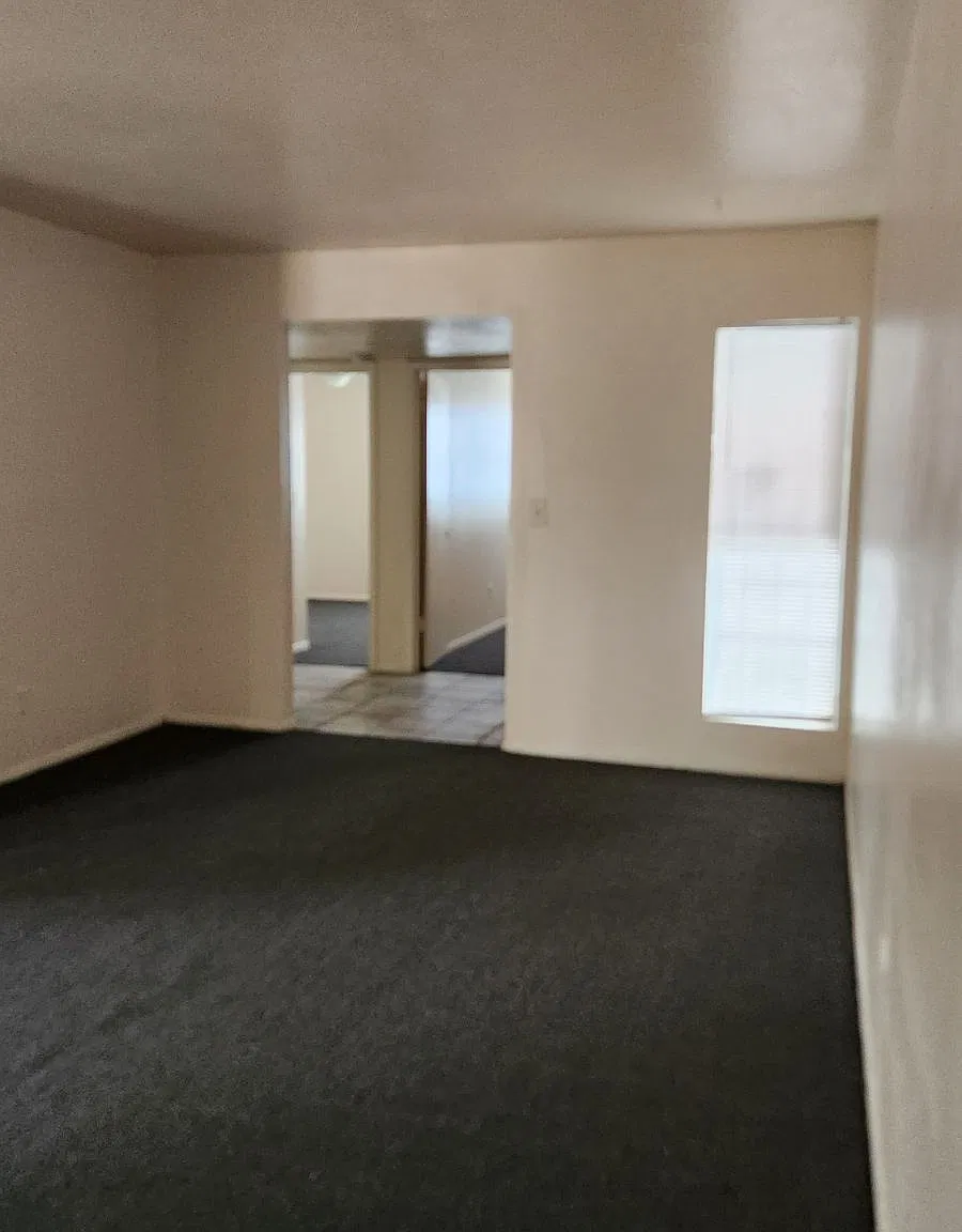 2 bed, 996 sqft, $1,025 — Photo 2