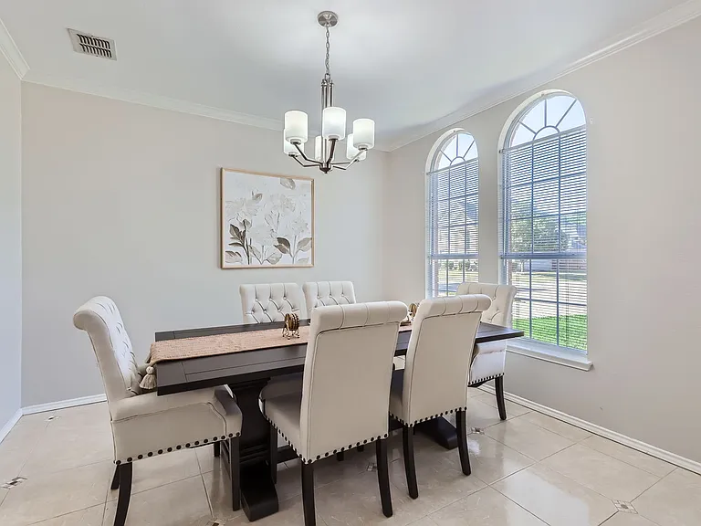 2520 Leicester Ct — Photo 1