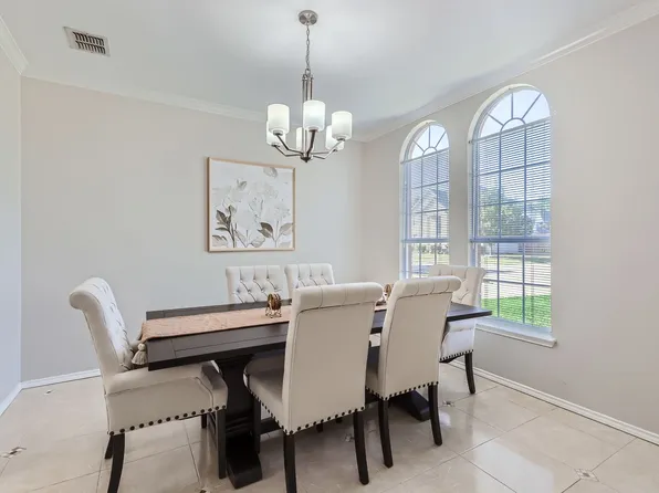 2520 Leicester Ct, Carrollton, TX 75006