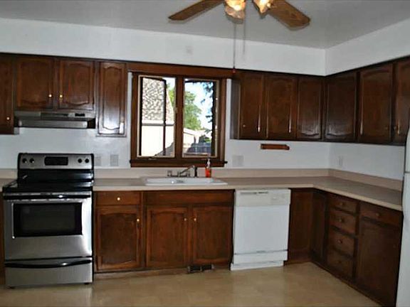 5th image of 3009 Emerson Ave