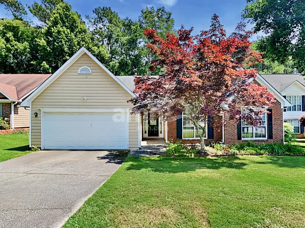 4620 English Oaks Ln, Lilburn, GA 30047
