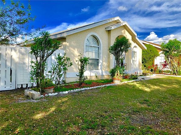 3rd image of 2306 Harbor Town Dr