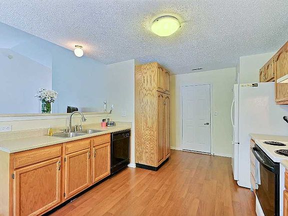 5th image of 8428 Silverado Dr