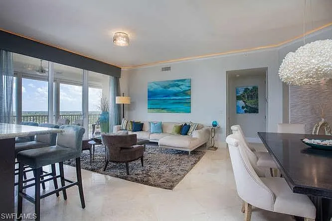 3 bed, 3.0 bath, 2035 sqft, $15,000 — Photo 4