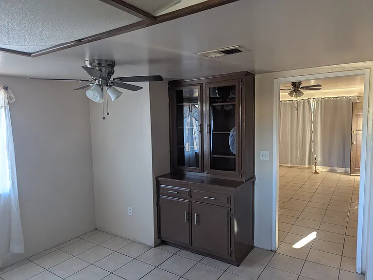 1524 Melody Ln — Photo 8