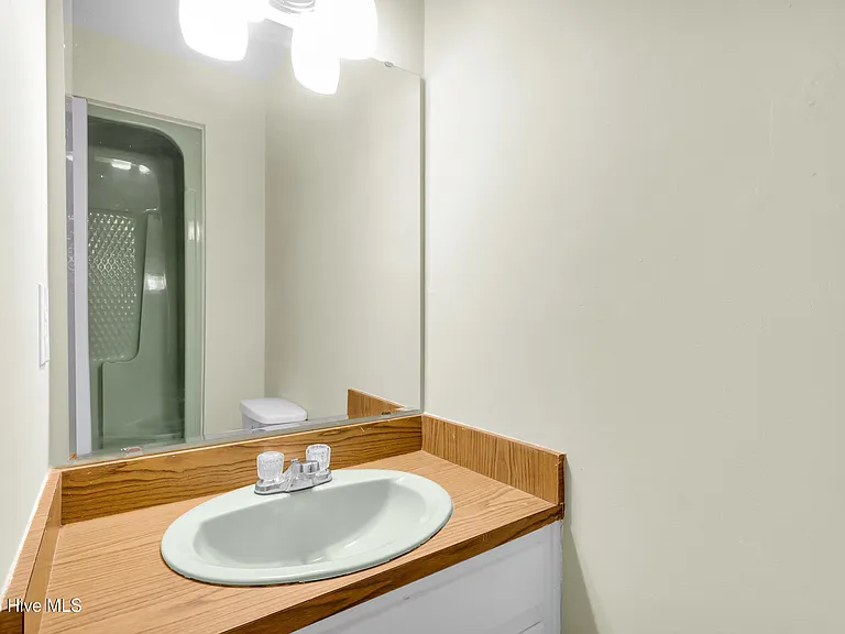 125 Pirates Rd #5 — Photo 3