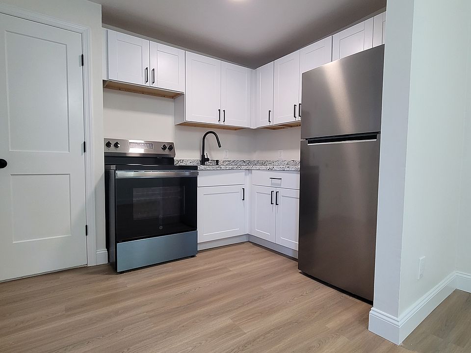 1st image of 27 Vineyard Ave
