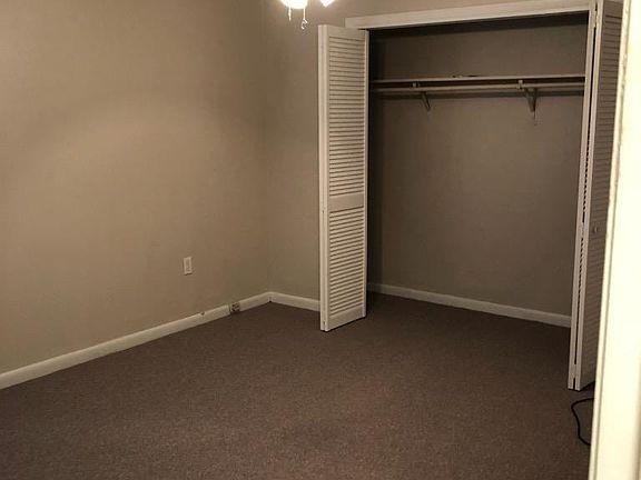 5th image of 1830 Fox Run Dr APT 2
