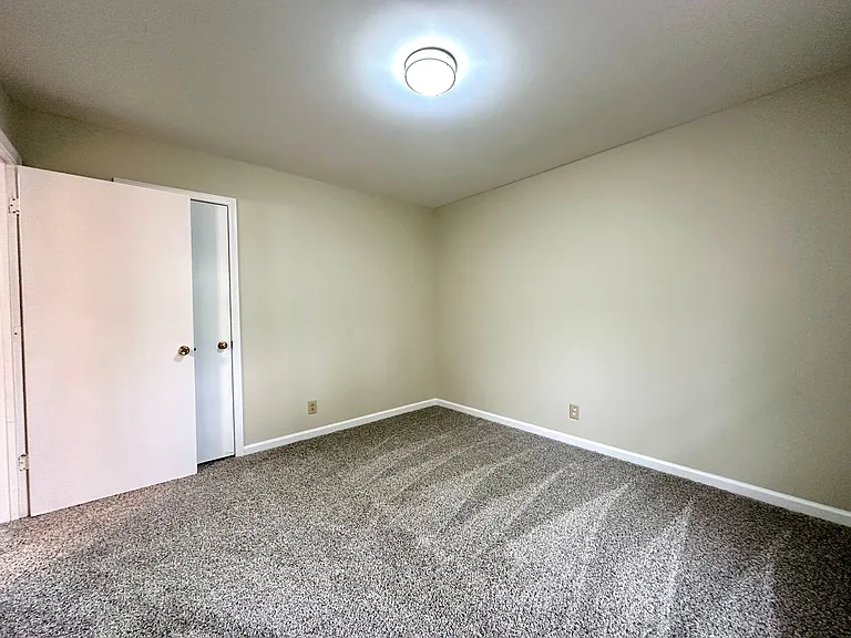 1906 Batts Ln — Photo 19