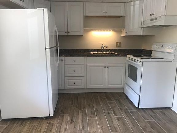 2nd image of 147 NE Monroe Cir N APT 8