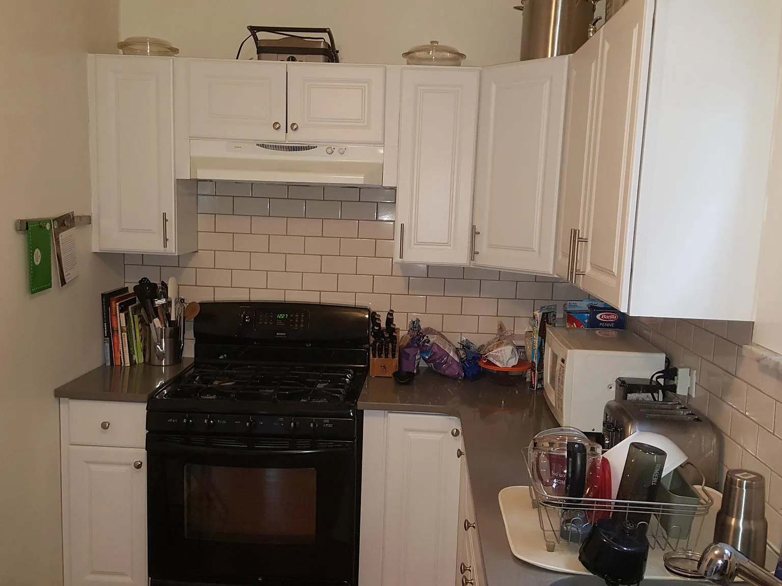 949 Mirror St — Photo 4