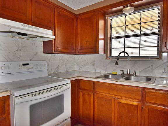 3rd image of 2210 W Elisa Ln APT 18