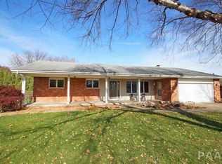 19 Northmoor Ct, Morton, IL 61550