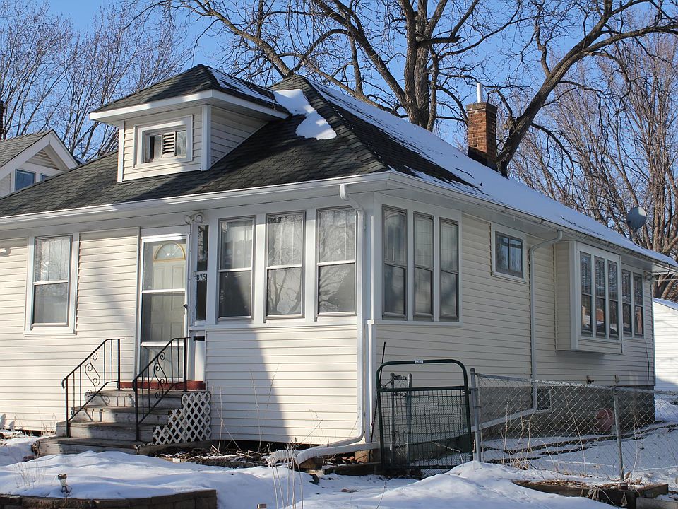 1st image of 875 Armstrong Ave