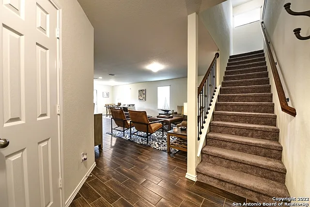 7807 Cottonwood Rdg — Photo 8