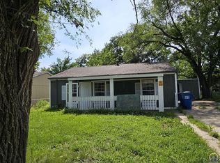 1523 Lindenwood Ln, Lawrence, KS 66044