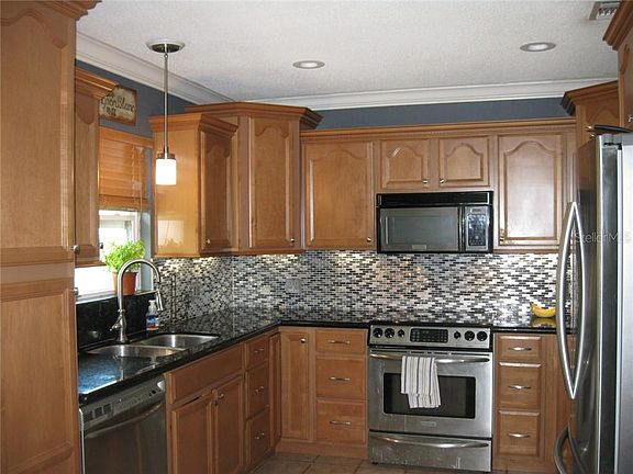 4th image of 170 Melrose Dr