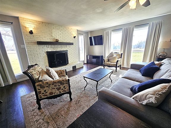 5th image of 1205 W Trinity St