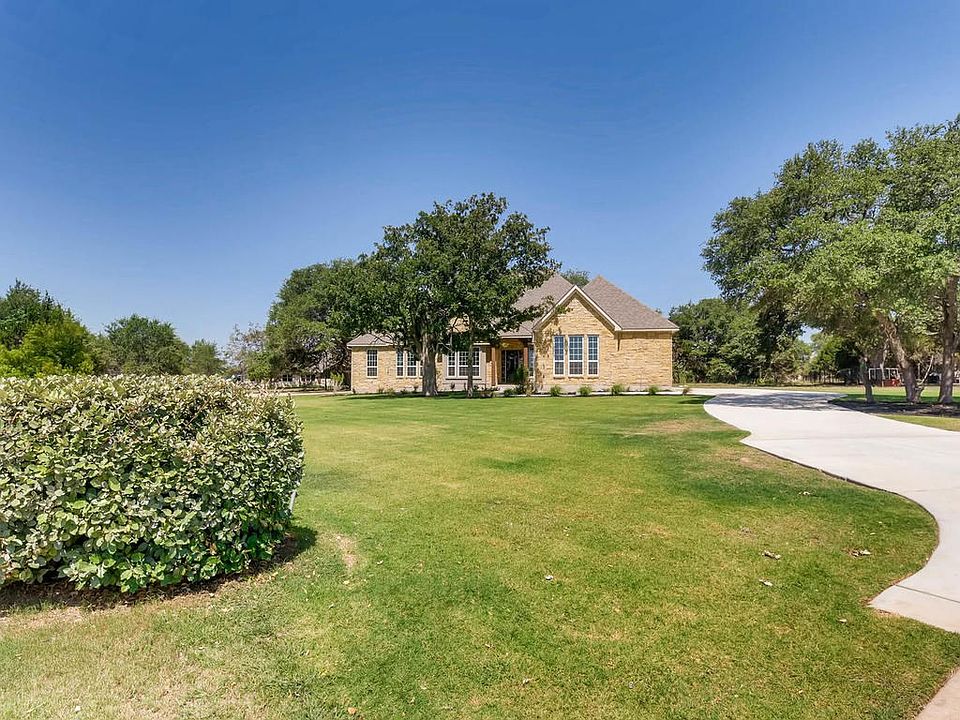1st image of 104 Hazelnut Ct
