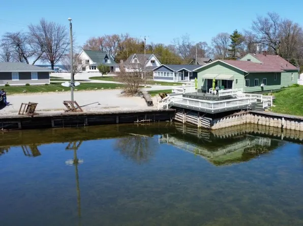 184 Farrar, Port Austin, MI 48467