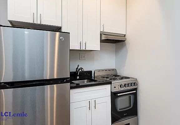 3rd image of 1361 Lexington Ave #1FW