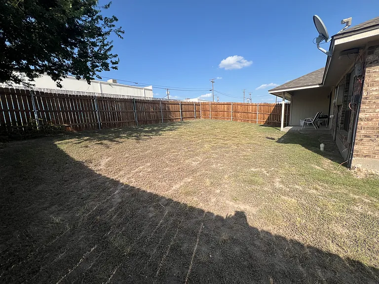 1714B Iris Cir #B — Photo 5