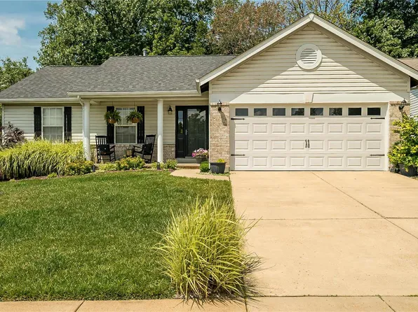 127 Hunters Lake Ct, Eureka, MO 63025