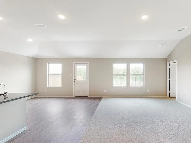 404 Bronze Forest Dr — Photo 17