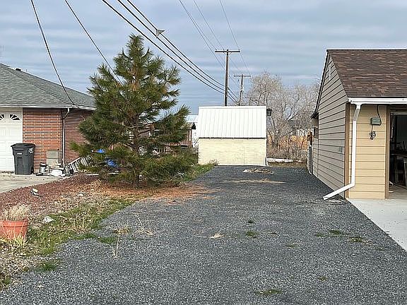 Gravel Driveway-220 Electric