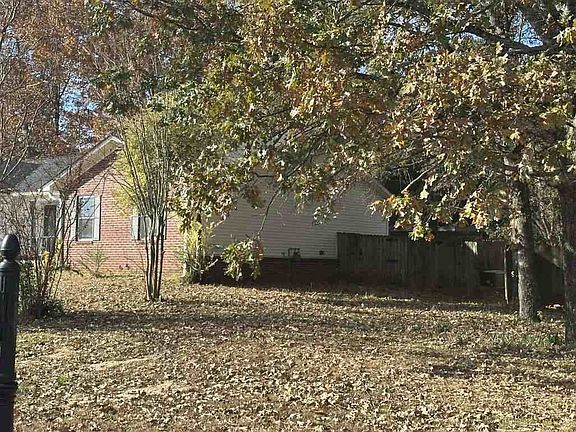 3rd image of 1031 Southhills Dr