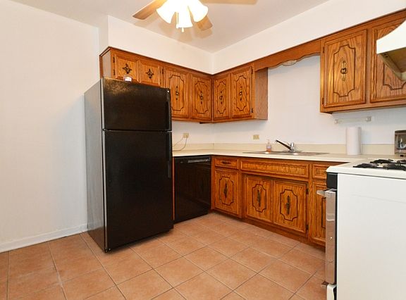 4th image of 4817 W 109th St APT 104