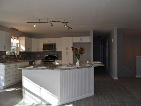 4th image of 8204 Corteland Dr