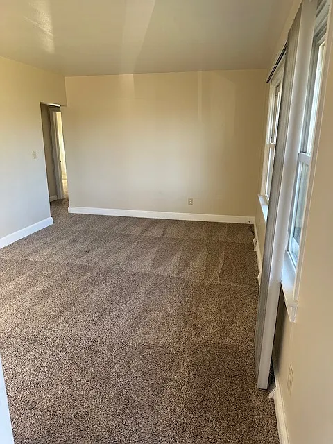3 bed, 1025 sqft, $1,425 — Photo 2