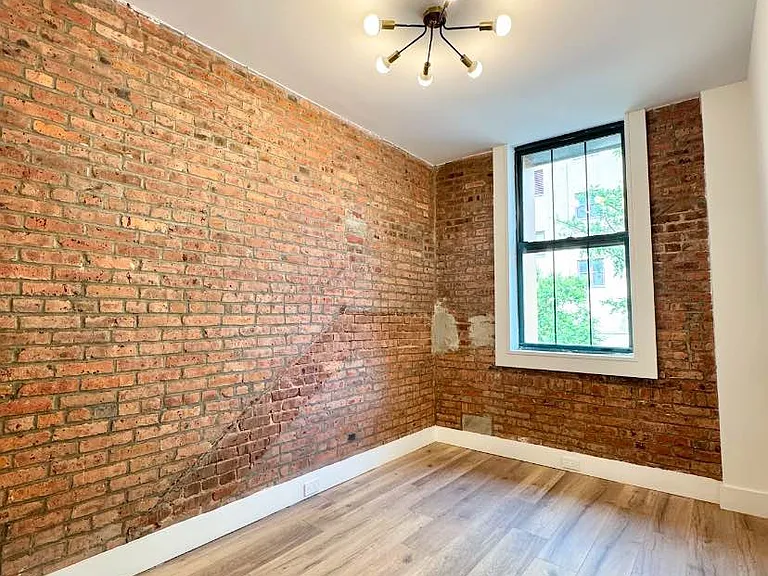 16 Howard Ave #2A — Photo 7