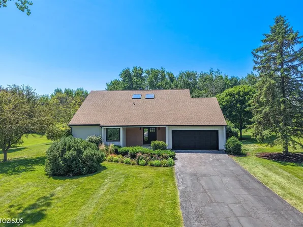 13 Chipping Campden Dr, South Barrington, IL 60010