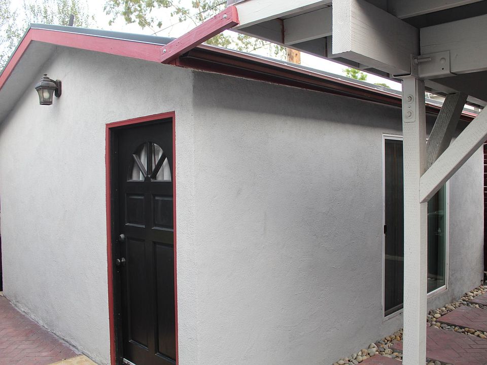 1st image of 820 Brooks Ave