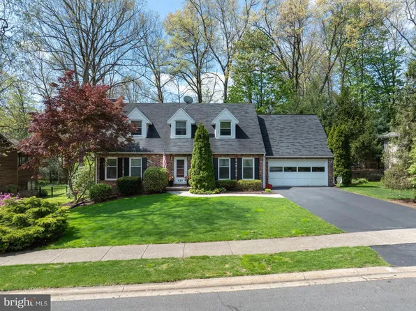 424 Canterbury Dr, State College, PA 16803
