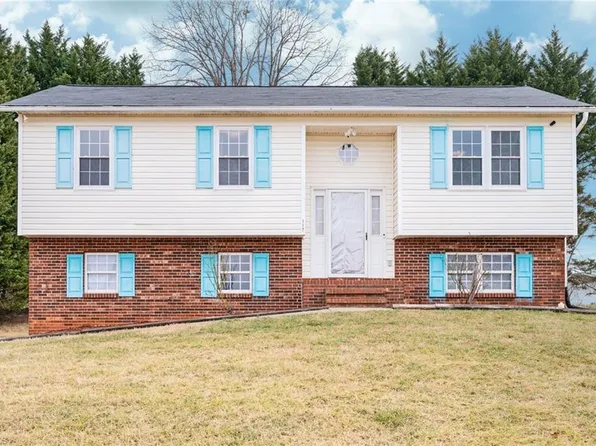 117 Belmont Place Dr, King, NC 27021