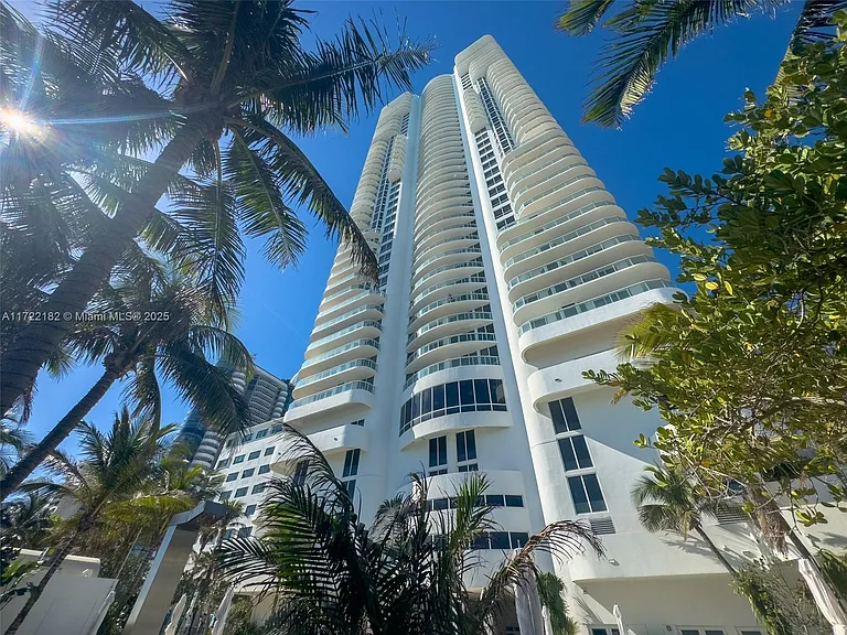 6365 Collins Ave #1506 — Photo 27