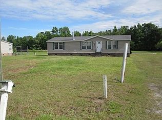 547 Blind Bridge Rd, Magnolia, NC 28453