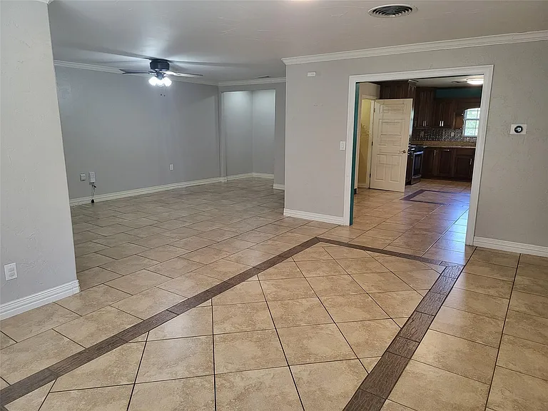 7824 Davenport Ave — Photo 5